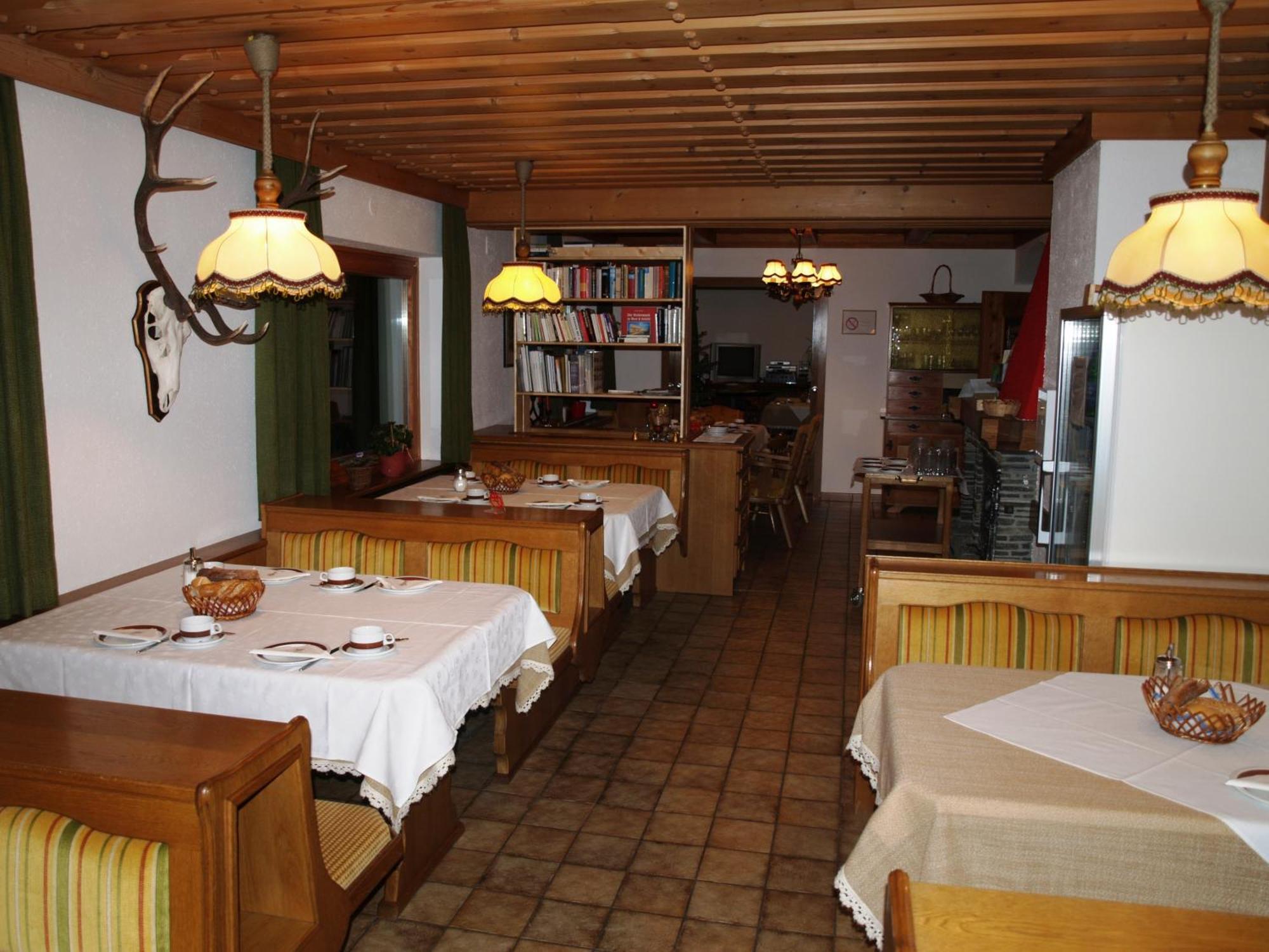 Gaestehaus Hubertus Малта Екстериор снимка